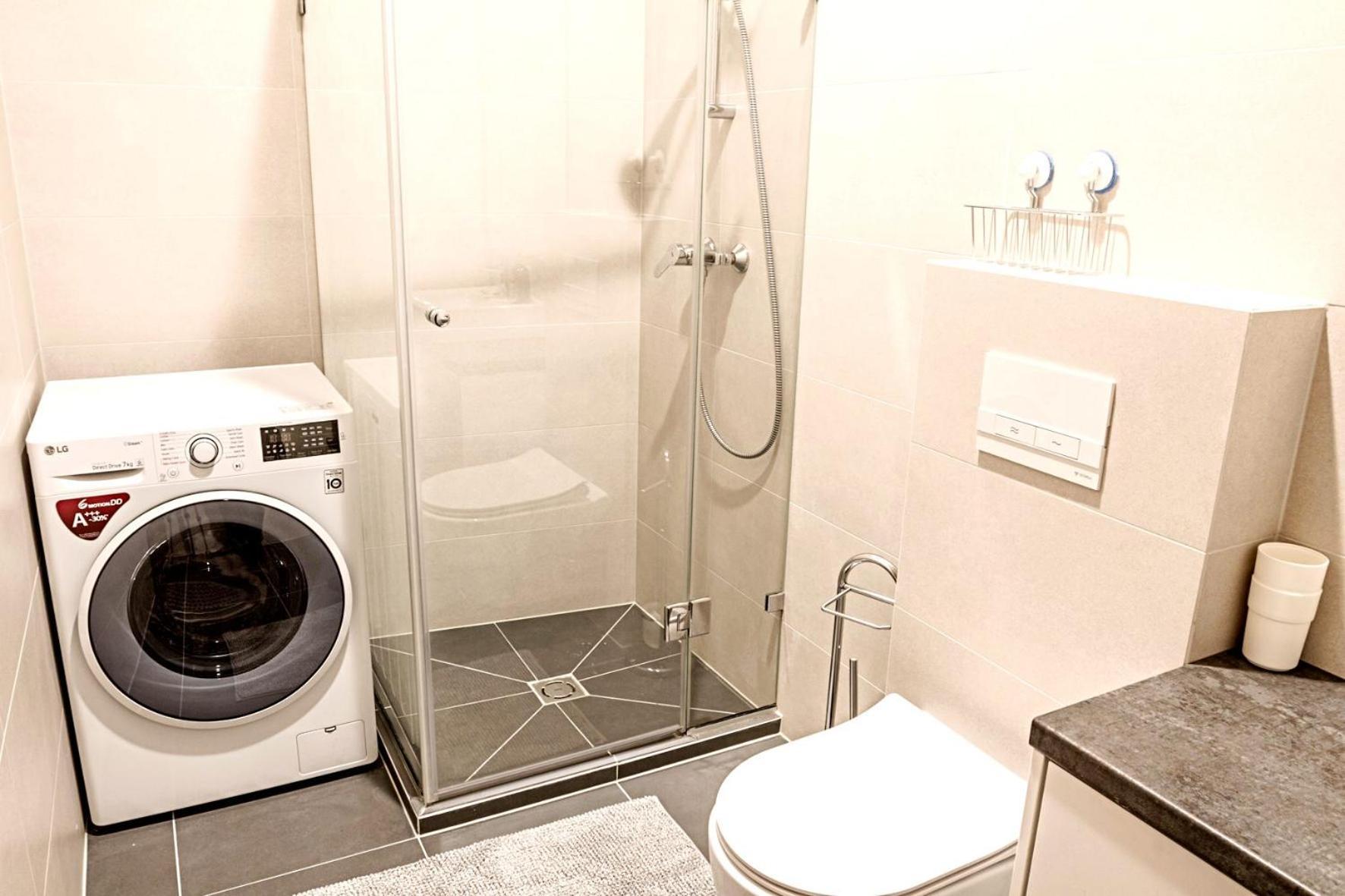 Bright 1Bd Apartment In Old Town By Hostlovers Kaunas Ngoại thất bức ảnh
