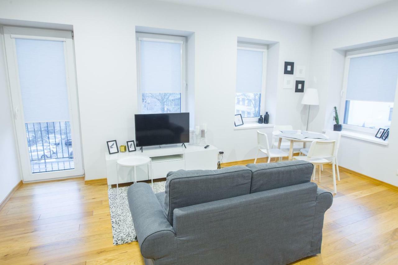 Bright 1Bd Apartment In Old Town By Hostlovers Kaunas Ngoại thất bức ảnh