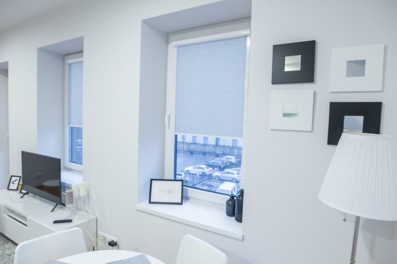 Bright 1Bd Apartment In Old Town By Hostlovers Kaunas Ngoại thất bức ảnh